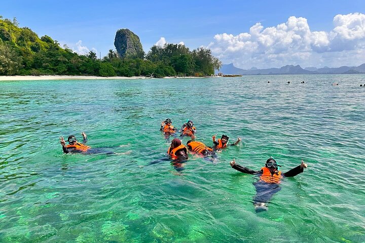 Krabi 4 Islands Tour: Longtail Boat & Thai Lunch