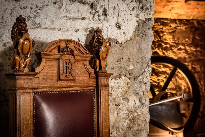 Edinburgh's Underground Vaults: Whisky & History