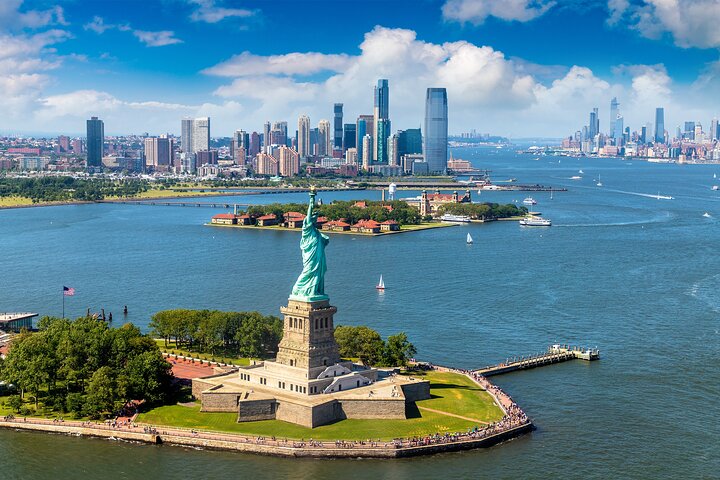 NYC Private Car Tour: See the Best of Manhattan!