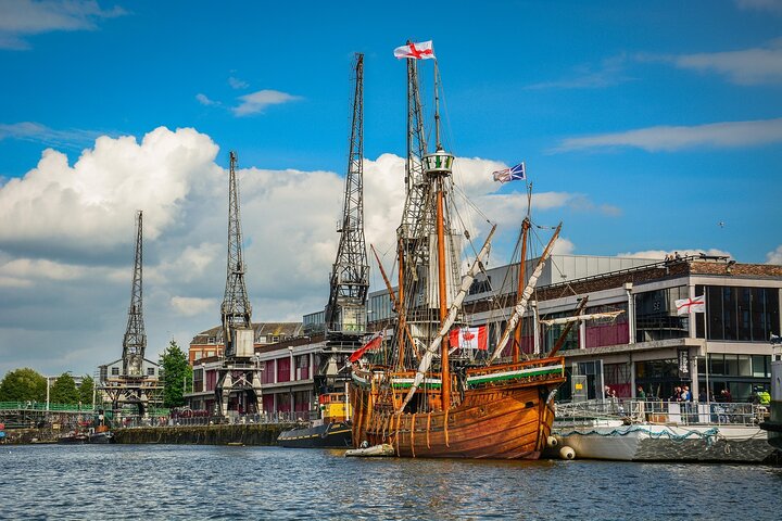 Bristol: Self-Guided Walking Tour with Audio