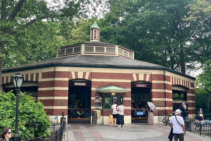 Central Park Walking Tour: See Iconic Movie Spots