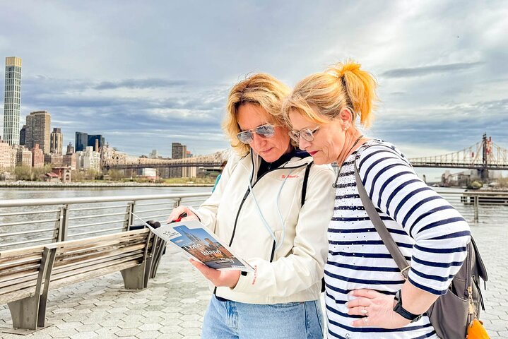 LIC Secret Celebrity: Scavenger Hunt Adventure!