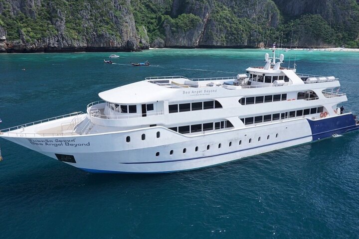 Luxury Phi Phi Islands Tour from Phuket by Big Boat
