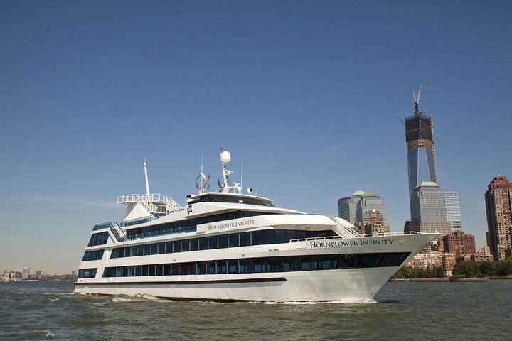 NYE Party Cruise: Fireworks, Drinks, & NYC Views!