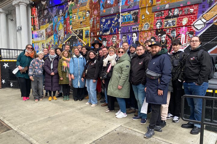 Harlem Gospel & French Tour: Mass, History & Street Art