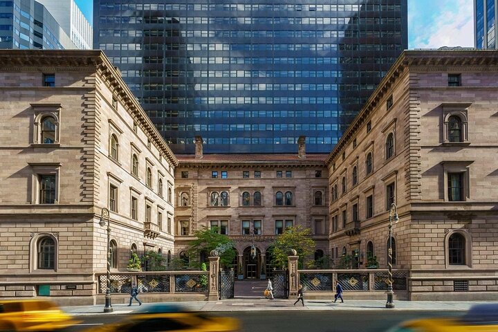 Gossip Girl Uptown Tour: Vintage Car & Iconic Sites!