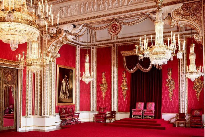 Buckingham Palace & Open Top Bus Tour: Royal London