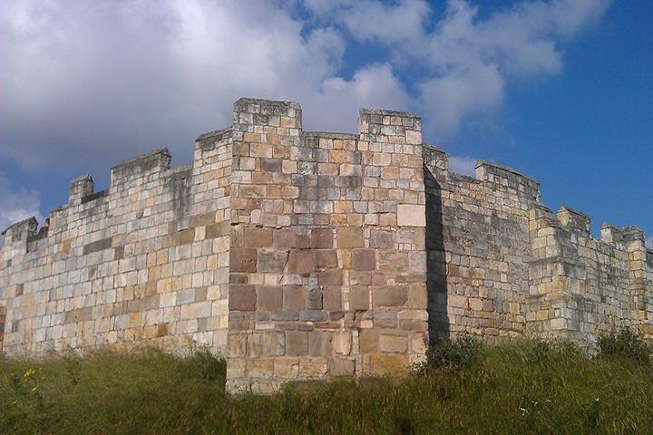 York Walls Private Walking Tour: Uncover City Secrets