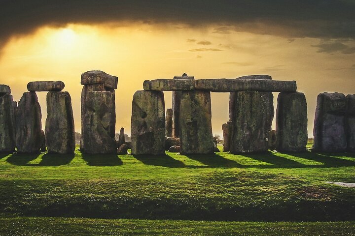 Stonehenge & Salisbury: Time Travel Day Trip from London