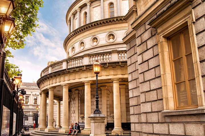 Dublin's Top Sights: History & Culture Walking Tour