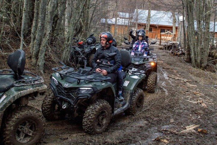 Ushuaia 4x4 Adventure: Lamb Feast & Lake Views